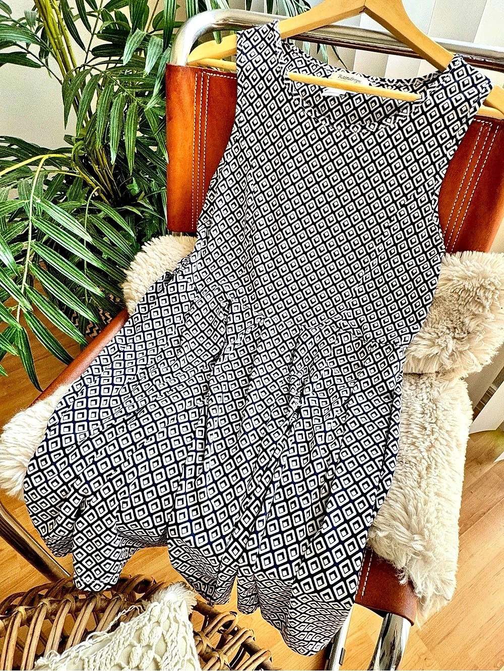 Pleated Dress in Navy & White Size M